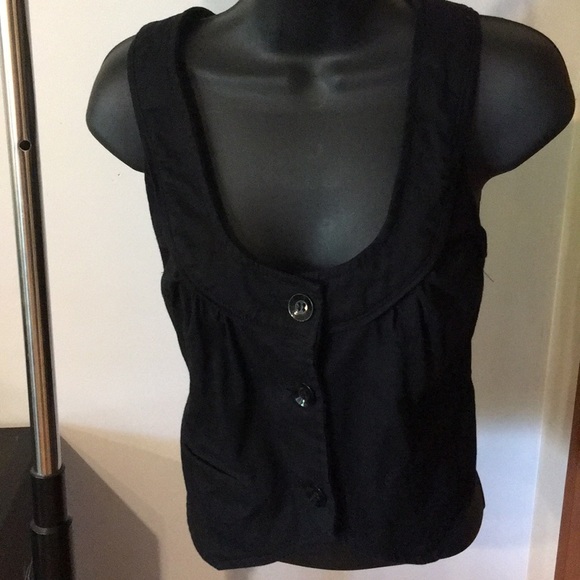 Urban Heritage Tops - NOT FOR SALE-ON HOLD FOR BELLABlack Vest. 🌹$10🌹